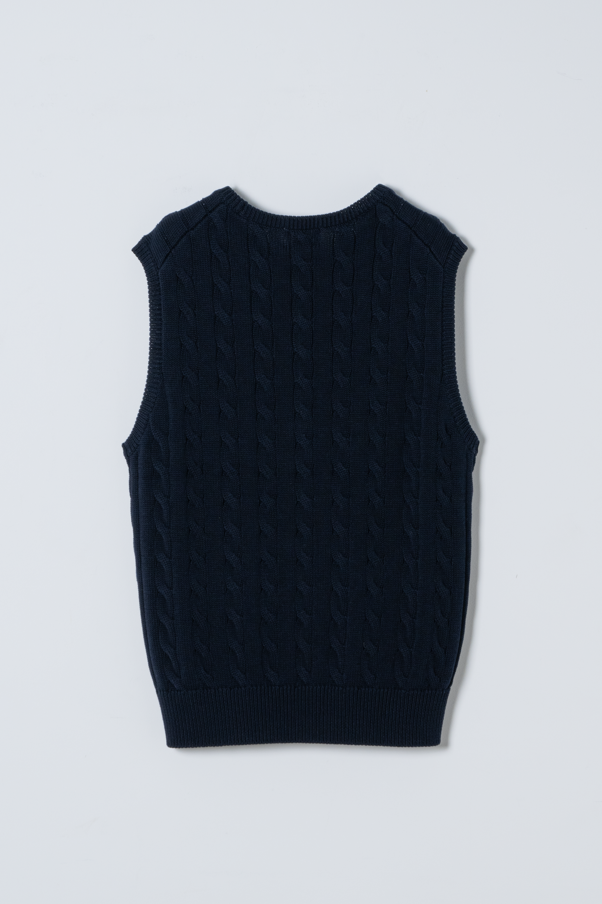 Manu Knitted Vest – Apartment Three Manu Knitted Vest – Apartment Three